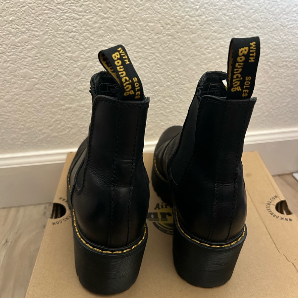 Doc Marten Rometty Black Leather Chelsea Boots - Picture 4 of 5